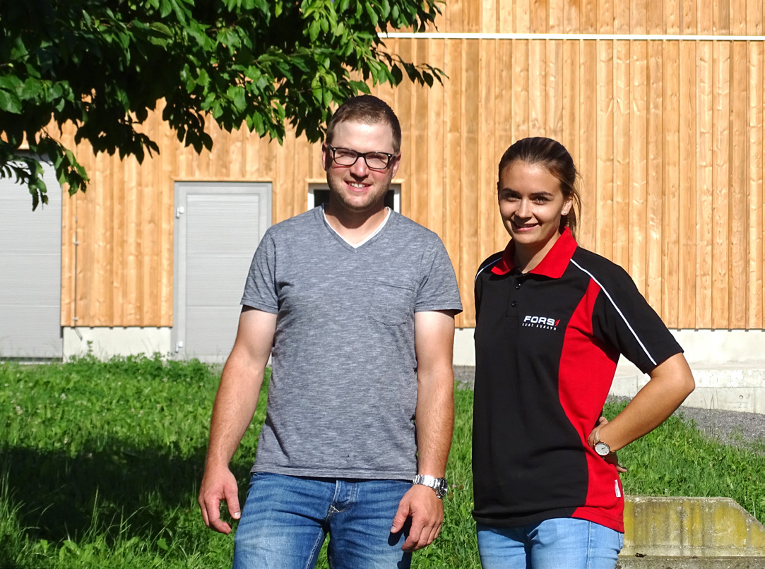 Stefan Neuenschwander avec Romina Waldvogel, spécialiste de la volaille